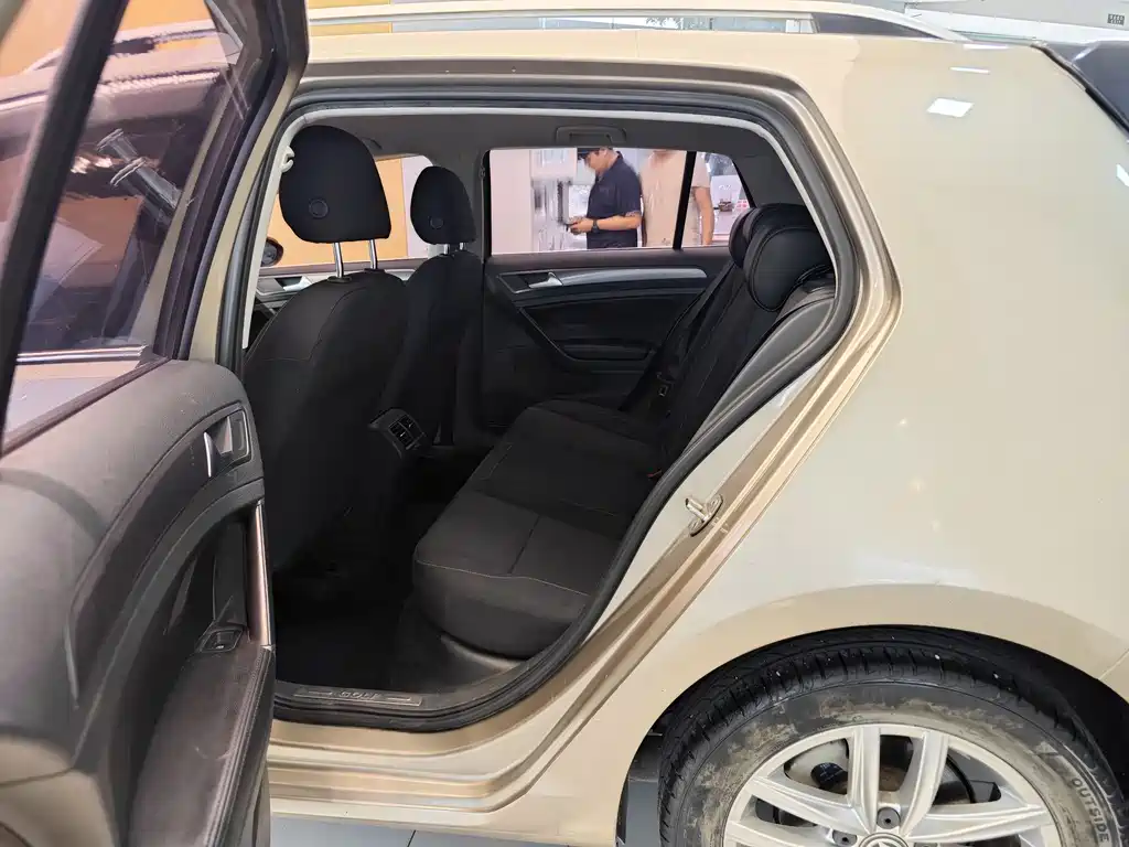 Volkswagen Golf 2015 1.6L Automatic Fashion