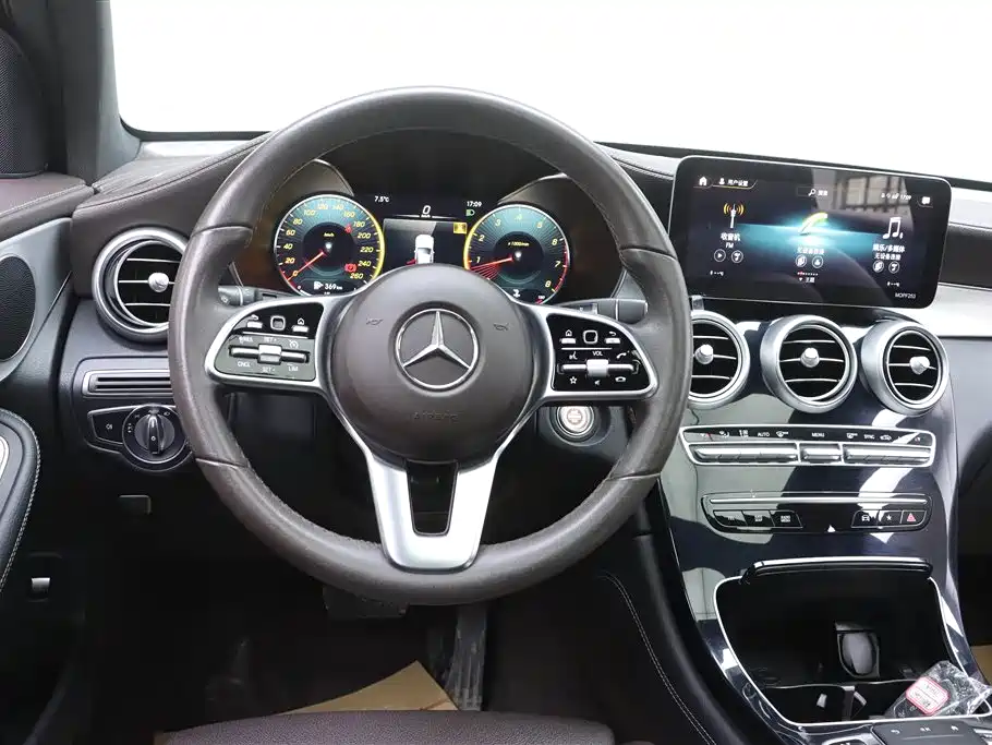 Mercedes-Benz GLC 2021 GLC 260 L 4MATIC Dynamic