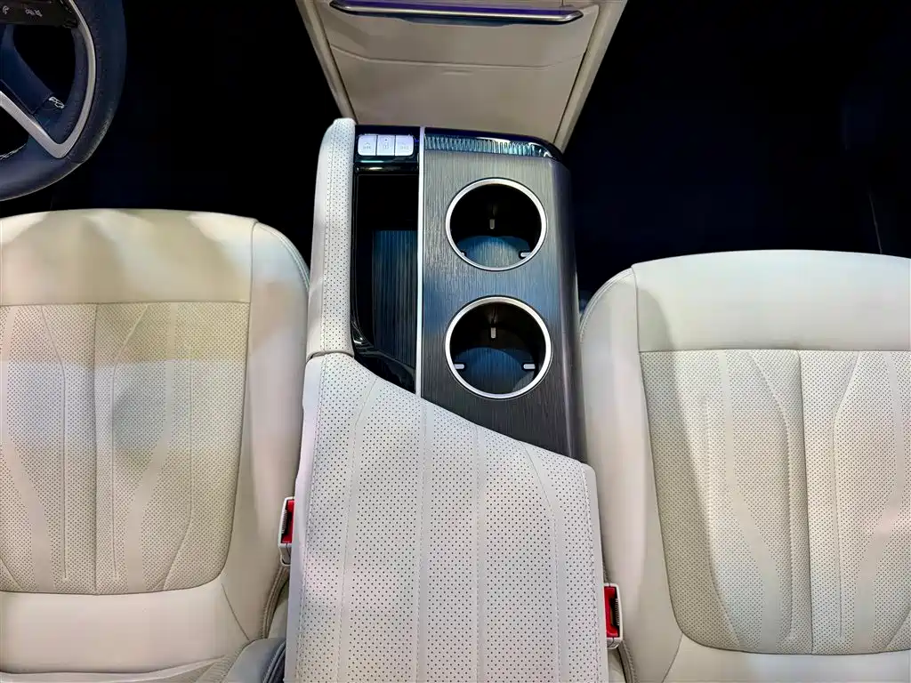 Buick GL8 EV 2024 Lu Zun Luxury 7-Seater