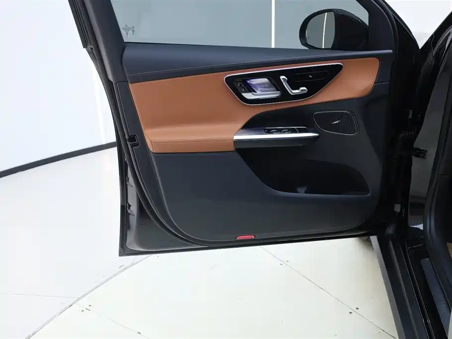 Mercedes-Benz GLC 260 L 4MATIC Dynamic Edition 2025