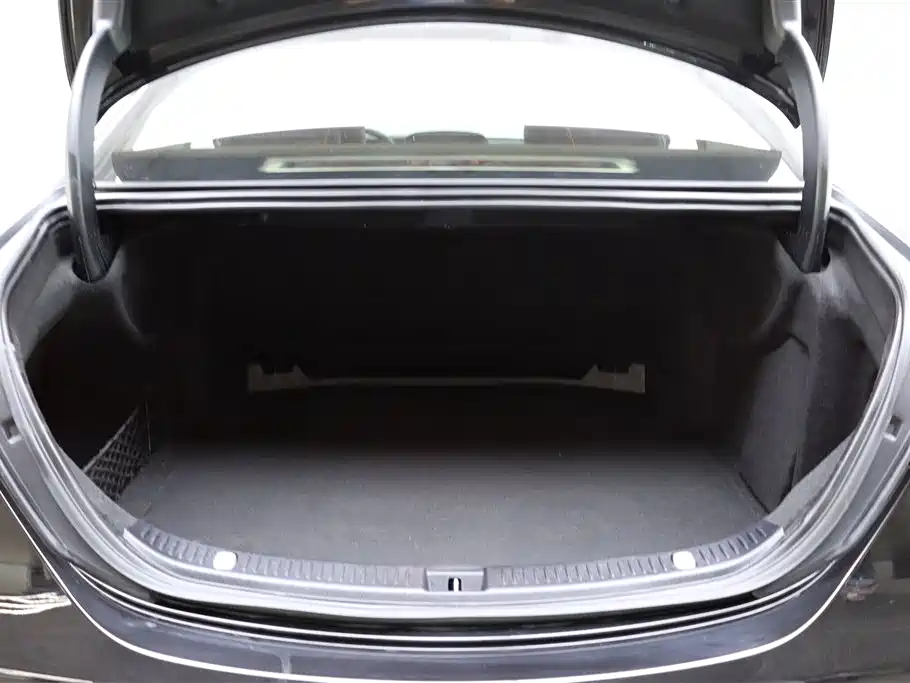 Mercedes-Benz E-Class 2023 Facelift E 260 L