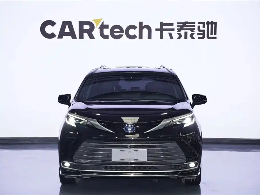 Toyota Sienna 2023 2.5L Hybrid Premium Edition
