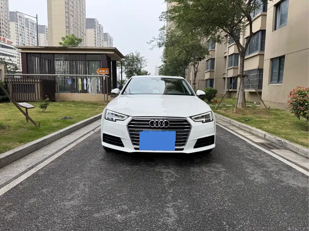 Audi A4L 2018 30th Anniversary 40 TFSI