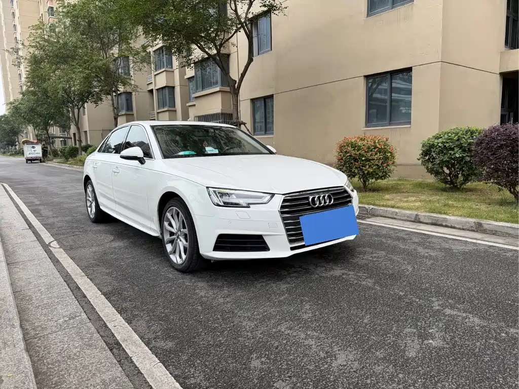Audi A4L 2018 30th Anniversary 40 TFSI