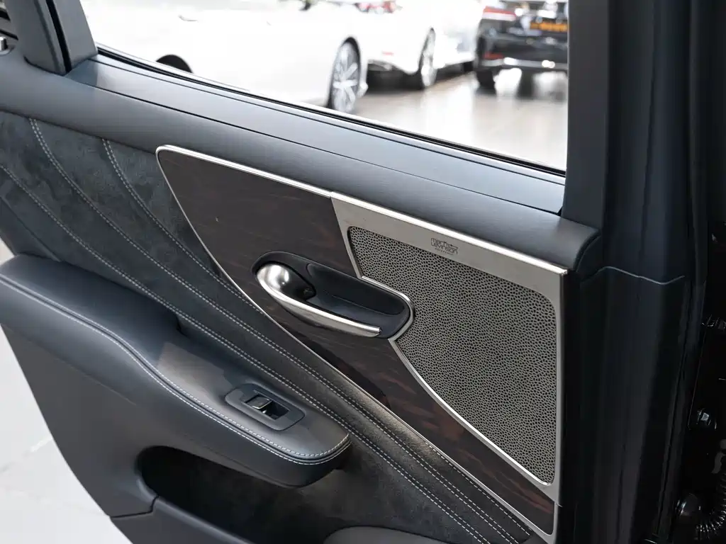 Lexus LS 2021 500h Luxury Edition