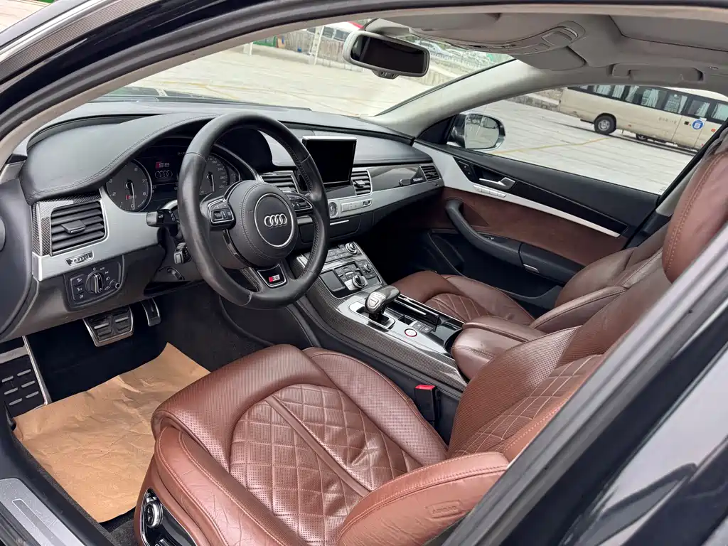 Audi S8 2013 model S8 4.0 TFSI quattro