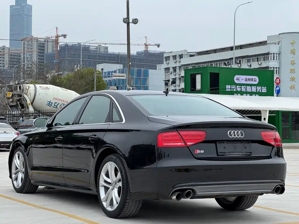 Audi S8 2013 model S8 4.0 TFSI quattro