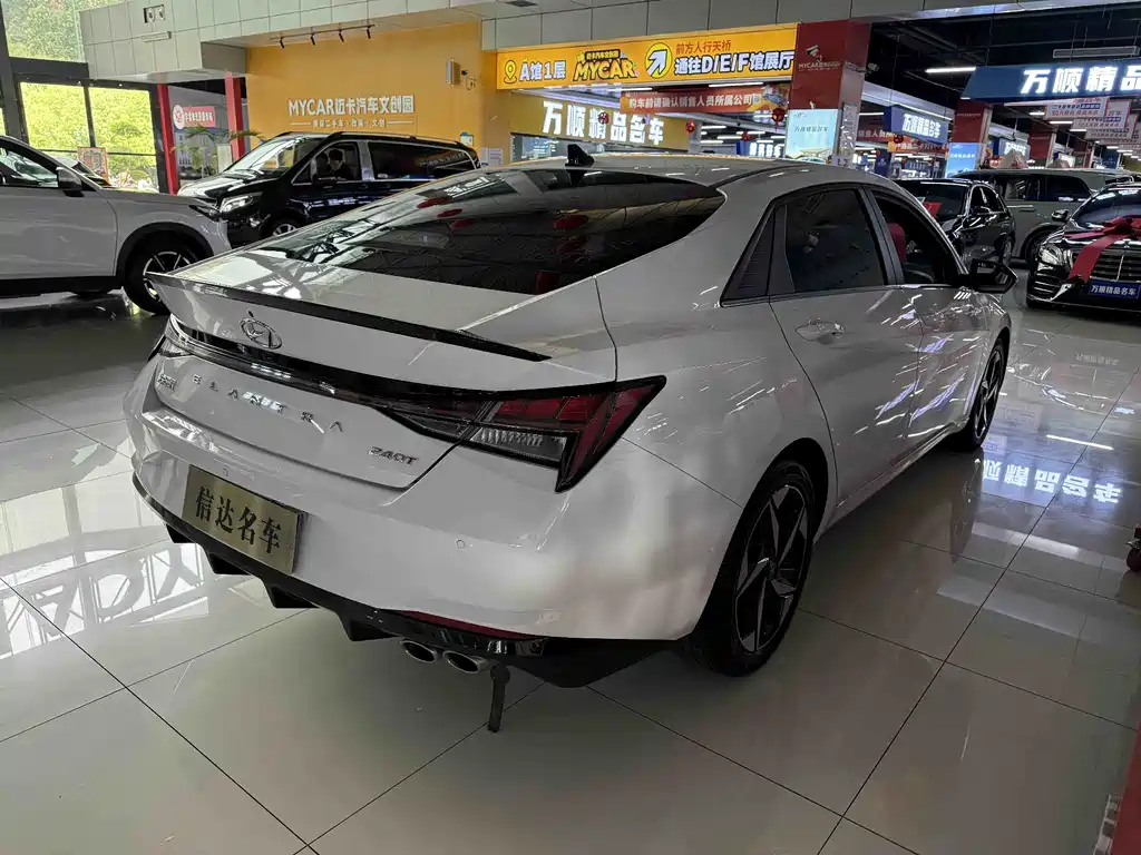 Hyundai Elantra 2022 240TGDi DCT LUX Premium Edition