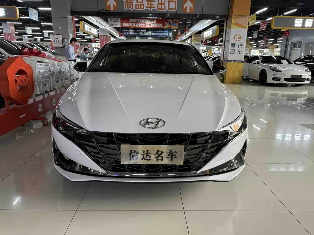 Hyundai Elantra 2022 240TGDi DCT LUX Premium Edition