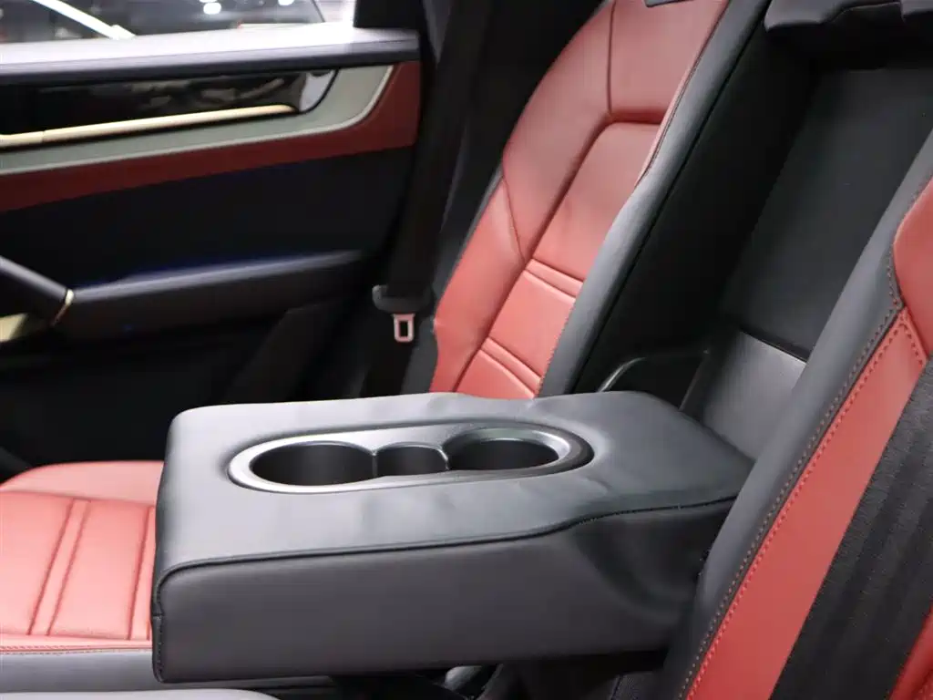Porsche Cayenne 2024 3.0T