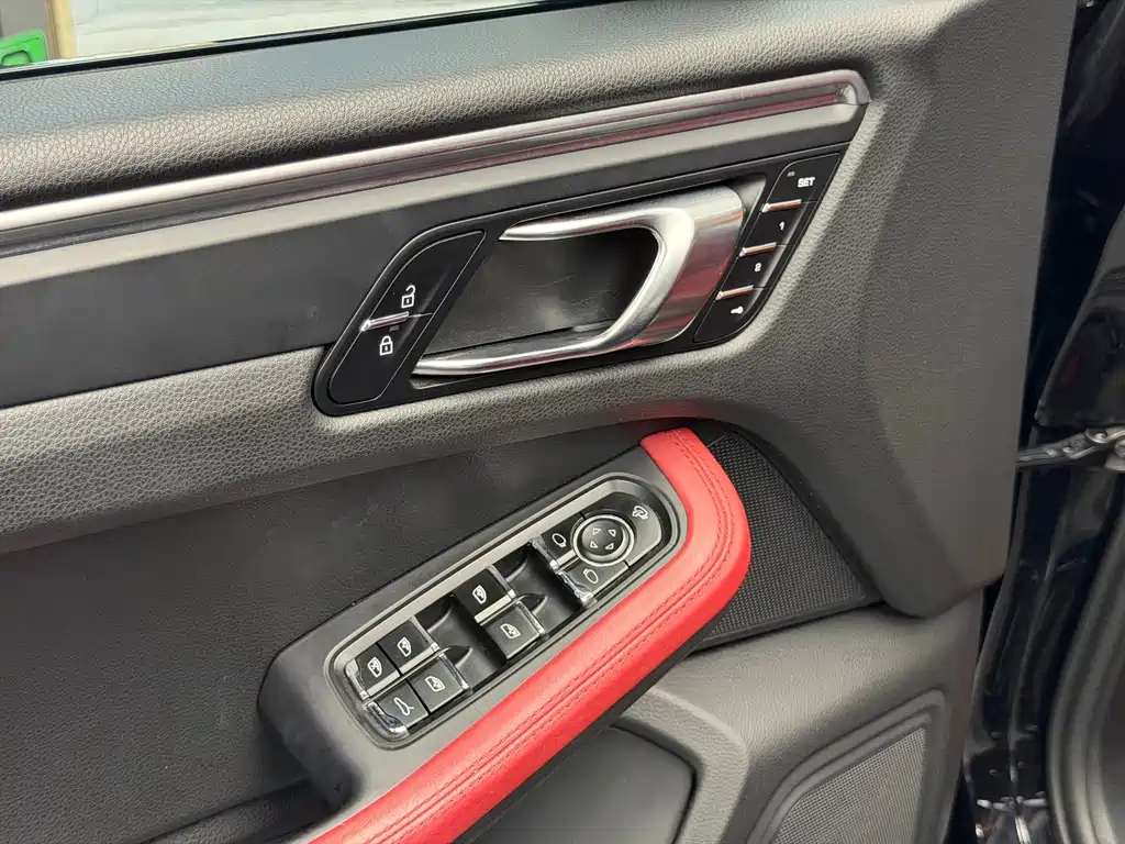 Porsche Macan 2.0T