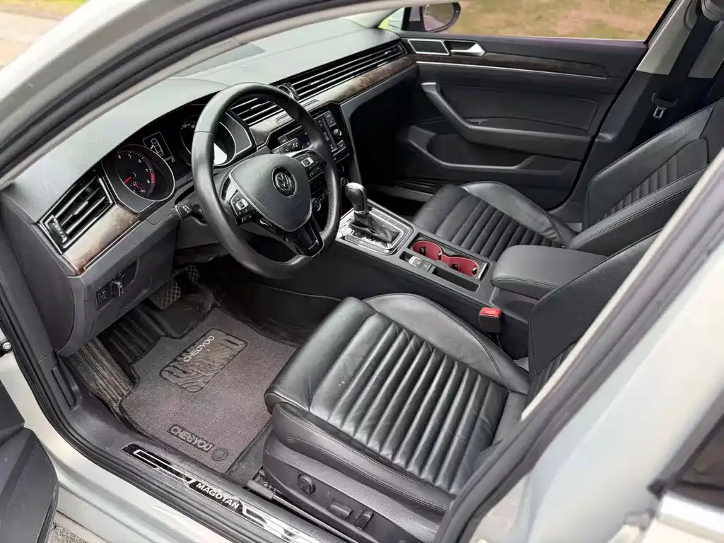Volkswagen Passat 2018 Facelift 330TSI DSG Luxury