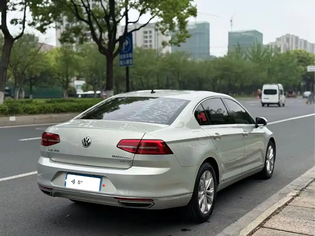 Volkswagen Passat 2018 Facelift 330TSI DSG Luxury