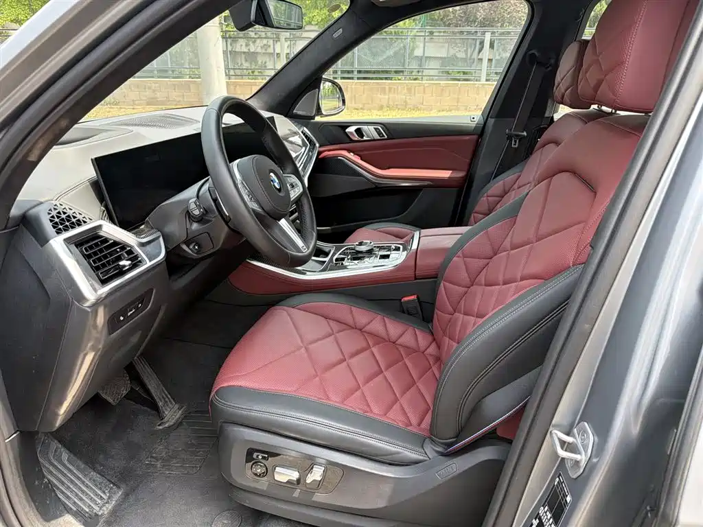 BMW X5 2025 xDrive 40Li M Sport Night Edition