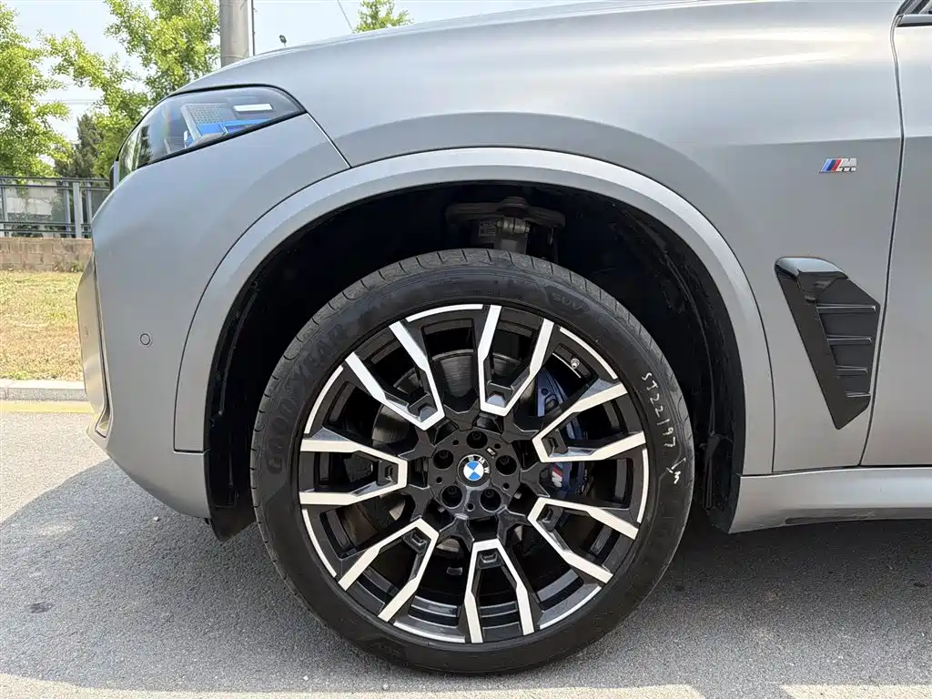 BMW X5 2025 xDrive 40Li M Sport Night Edition