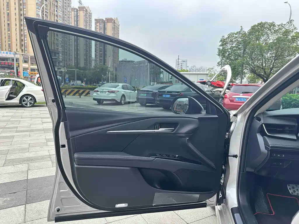 Camry 2026 Dual Engine 2.0HSE Sport Lite Edition