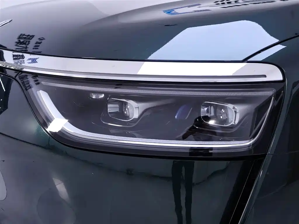 AITO M8 2025 EREV Max+ 53.4kWh 5-Seater (192-Line LiDAR)