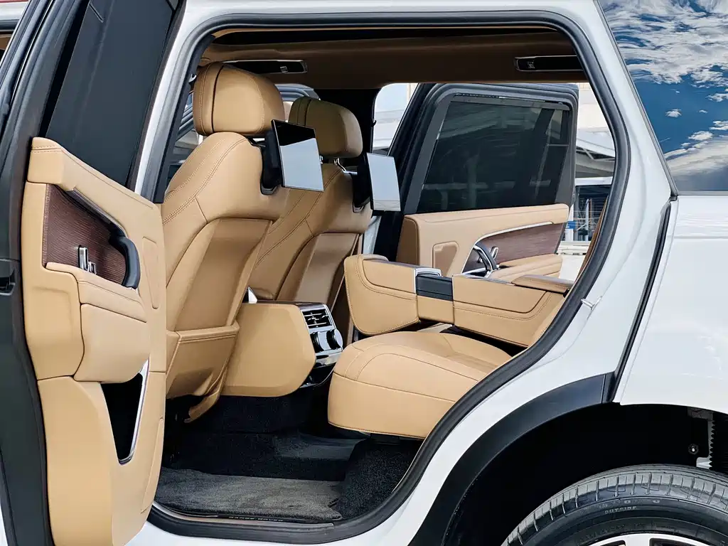 Range Rover 2024 3.0 L6 400PS Autobiography LWB
