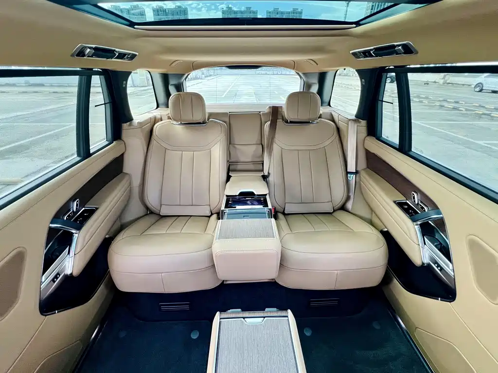 Range Rover 2024 3.0 L6 400PS Autobiography LWB