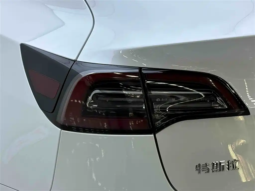 Model 3 2020 Long Range Rear-Wheel Drive