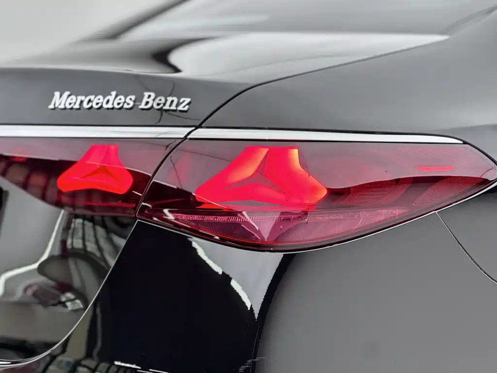 Mercedes-Benz E-Class 2025 E 300 L Luxury