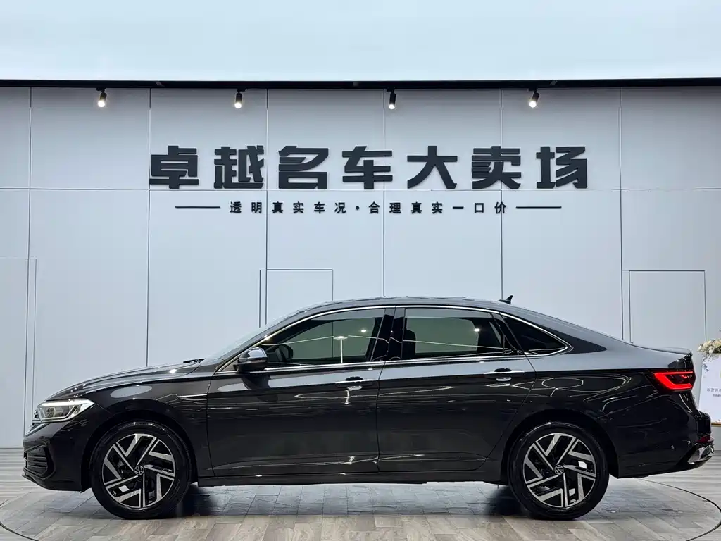 Volkswagen Sagitar 2023 300TSI DSG Beyond Edition