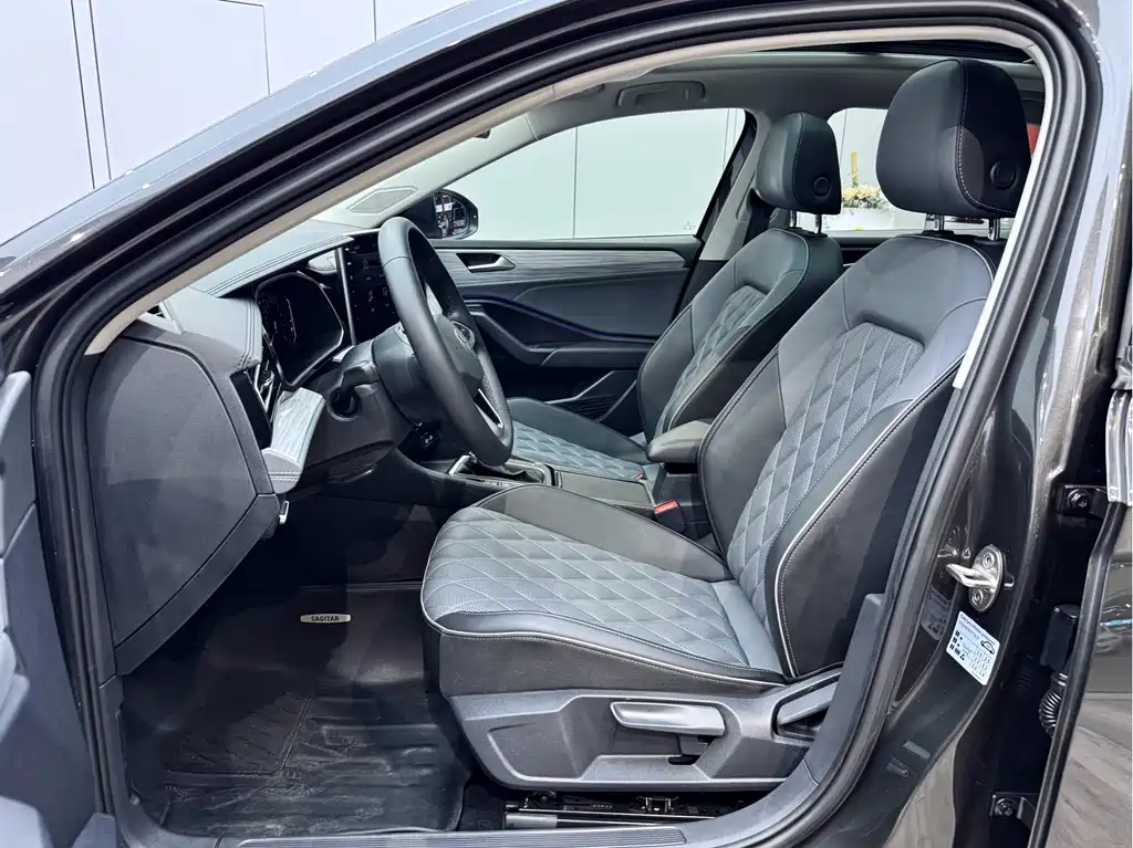 Volkswagen Sagitar 2023 300TSI DSG Beyond Edition