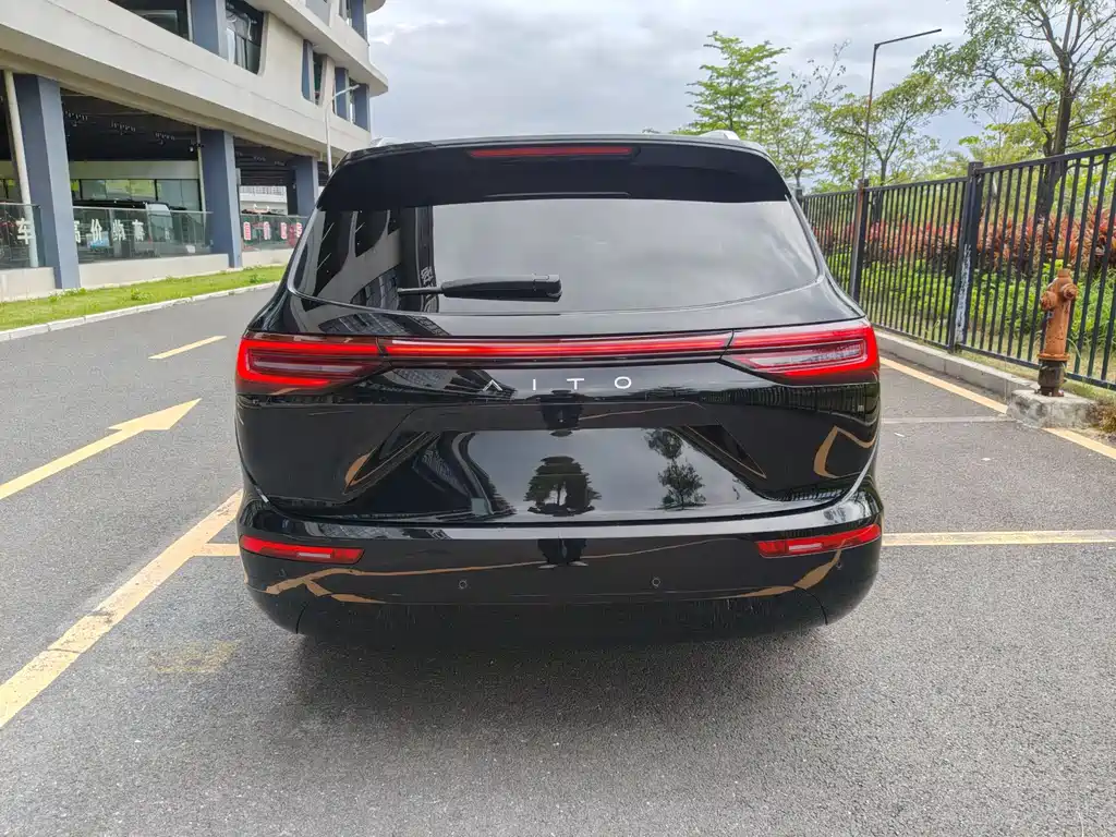 AITO M7 1.5T RWD Plus 5-Seater 2024