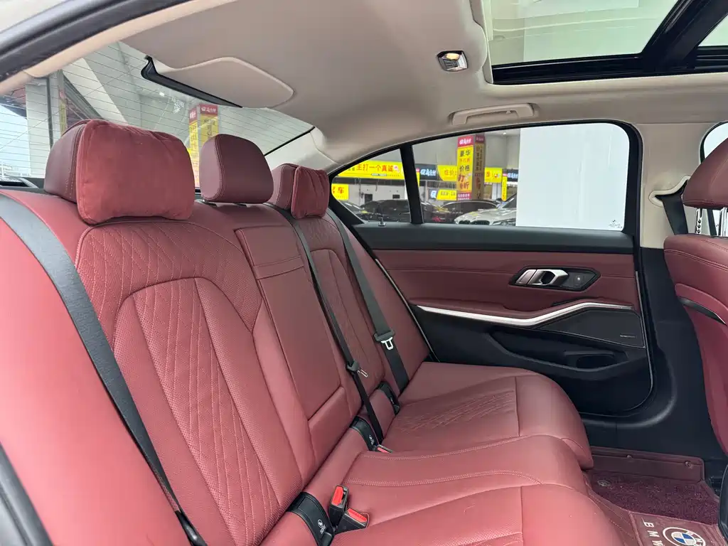 BMW 3 Series 2025 330Li M Sport Night Edition