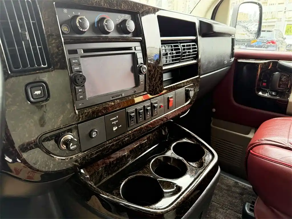 SAVANA 2012 6.0L Leader Classic Edition