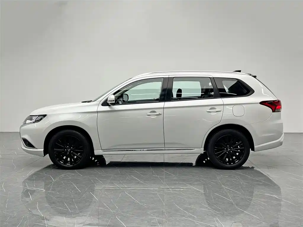 Outlander 2021 2.0L 2WD Changxiang Edition 5-Seater