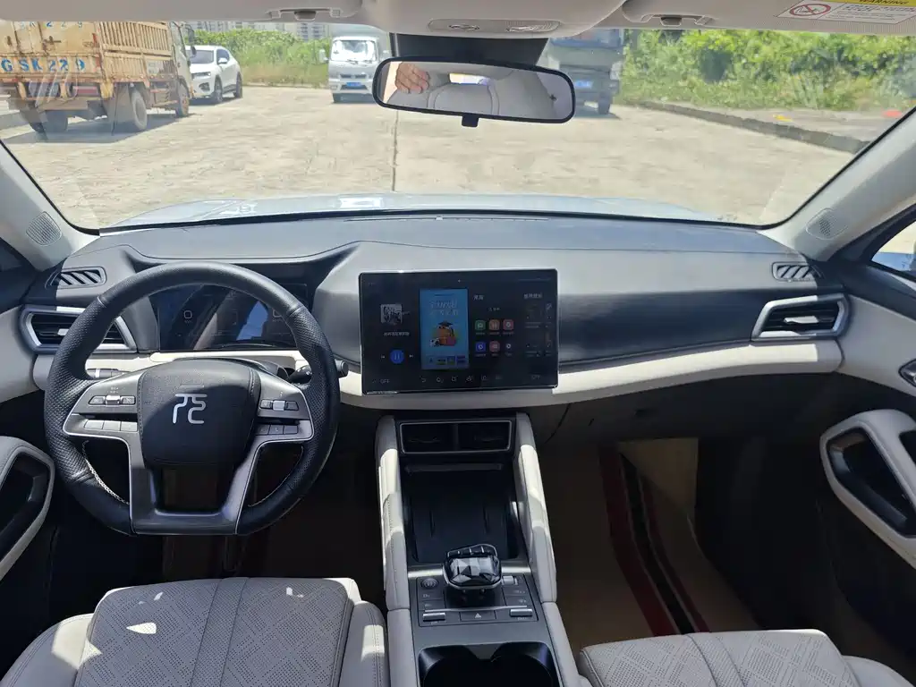 BYD Yuan UP 2024 401KM Leading Edition