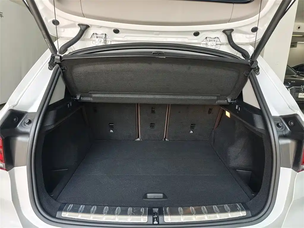 BMW X1 2022 sDrive25Li Leading Edition