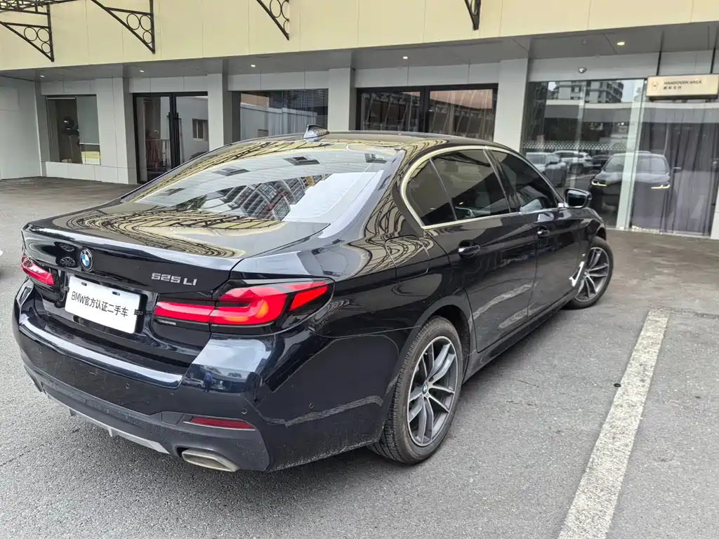 BMW 5 Series 2021 525Li M Sport Package