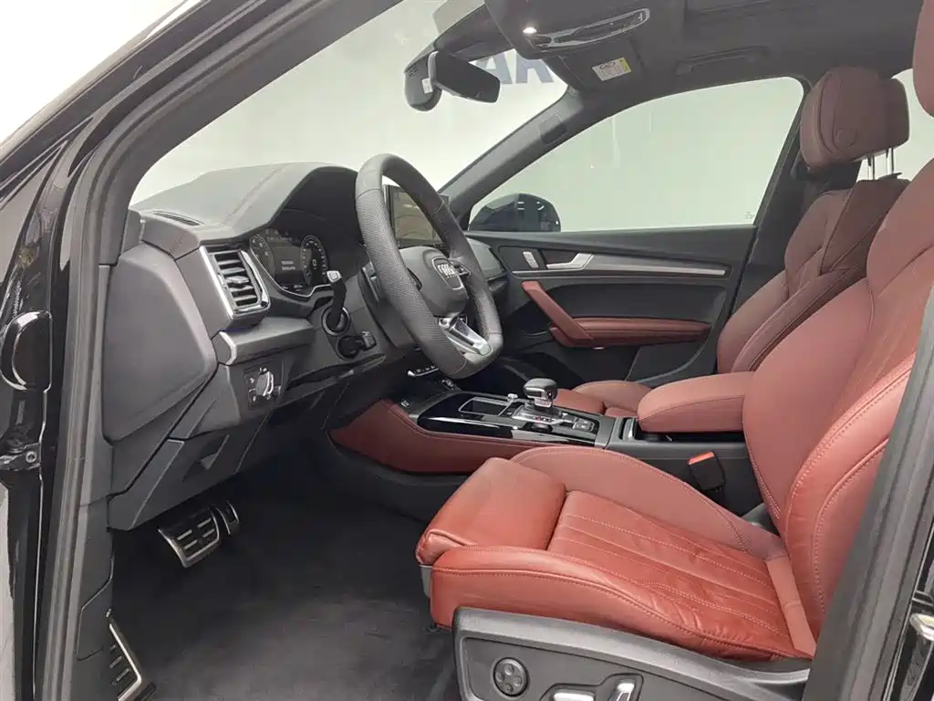 Audi Q5L 2024 45 TFSI Luxury Dynamic Edition