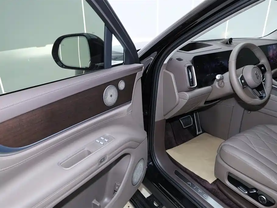 AITO M9 2024 EREV Ultra Edition 42kWh 6-Seater