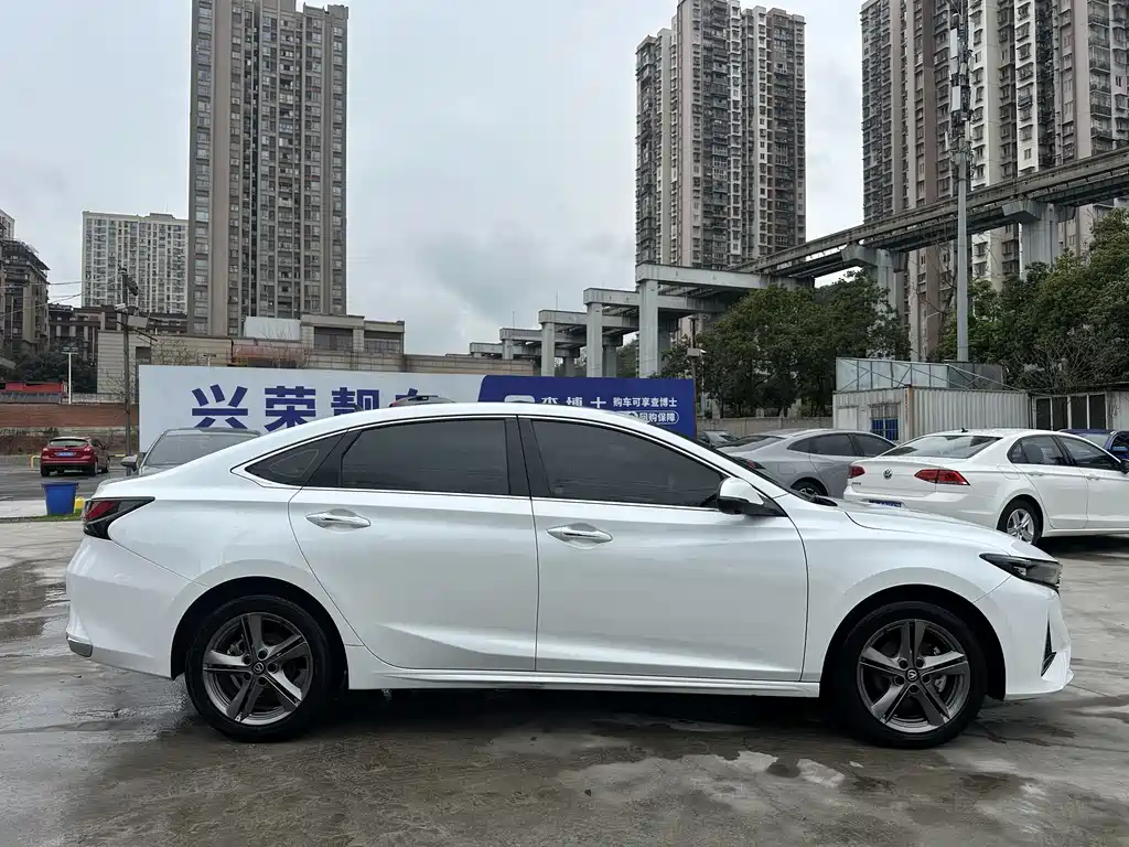 Changan Eado PLUS 2023 1.5T DCT Premium