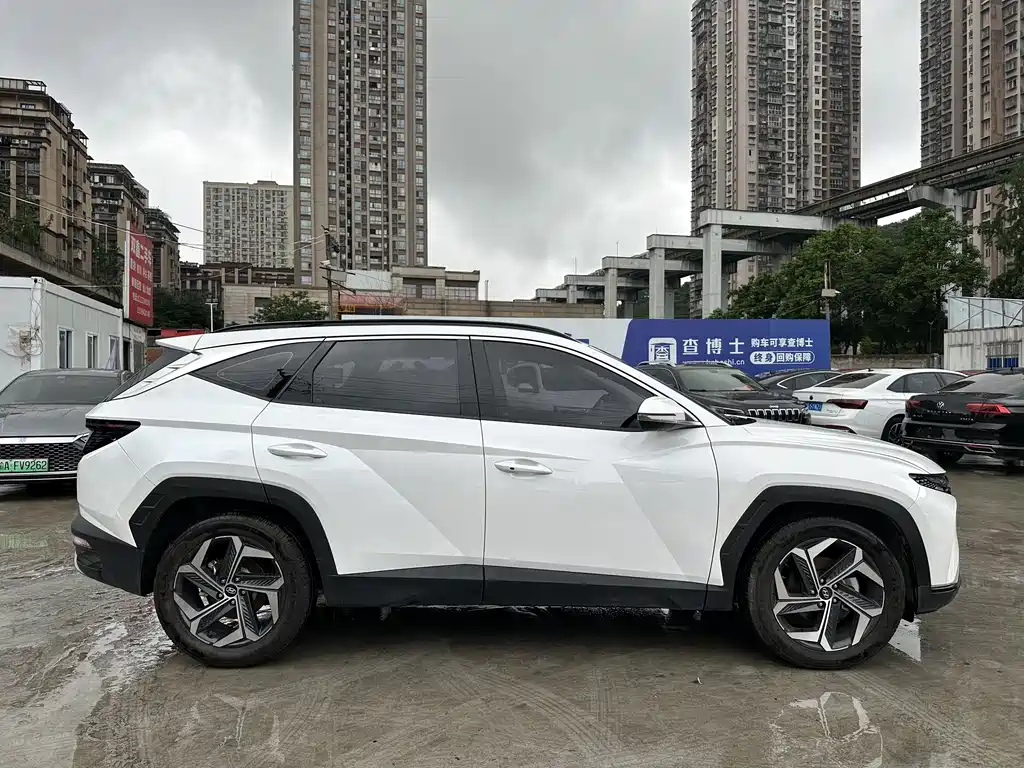Hyundai Tucson L 2021 1.5T DCT LUX Premium