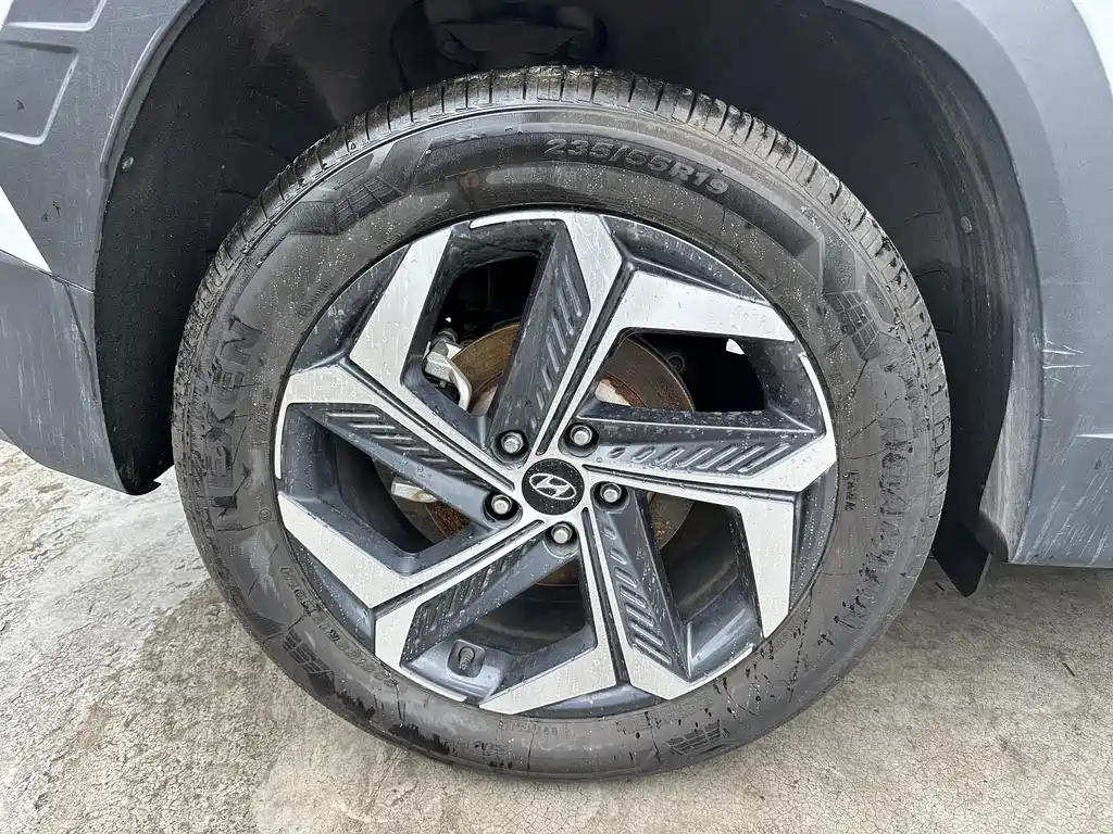 Hyundai Tucson L 2021 1.5T DCT LUX Premium
