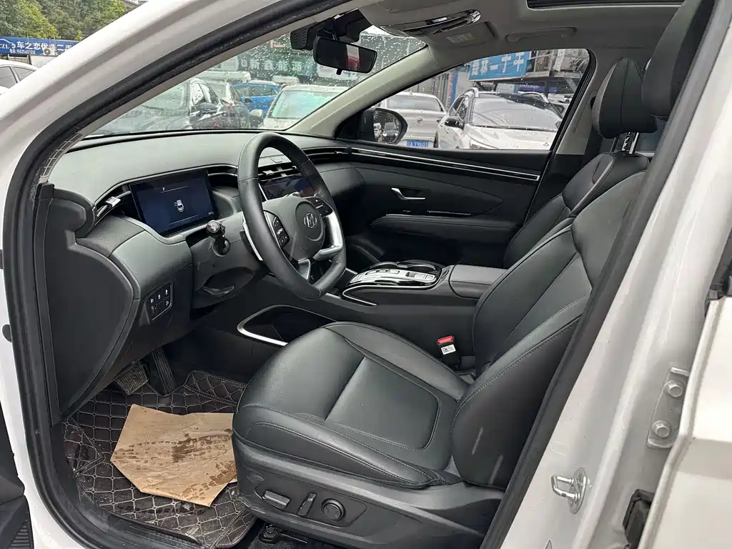 Hyundai Tucson L 2021 1.5T DCT LUX Premium