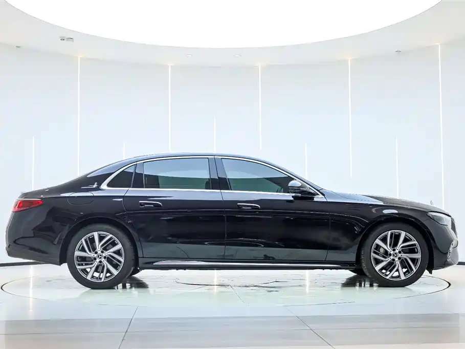 Mercedes-Benz E-Class 2024 E 300 L Fashion Edition