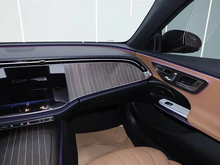 Mercedes-Benz E-Class 2024 E 300 L Fashion Edition