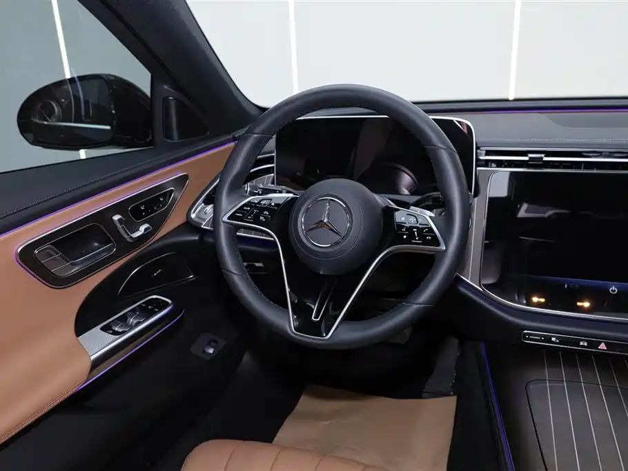 Mercedes-Benz E-Class 2024 E 300 L Fashion Edition