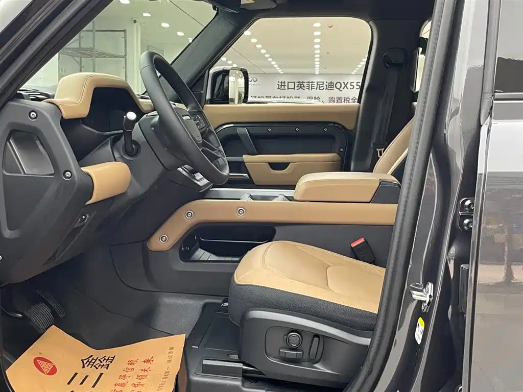 Land Rover Defender 2025 110 3.0T P400 Dark Edition