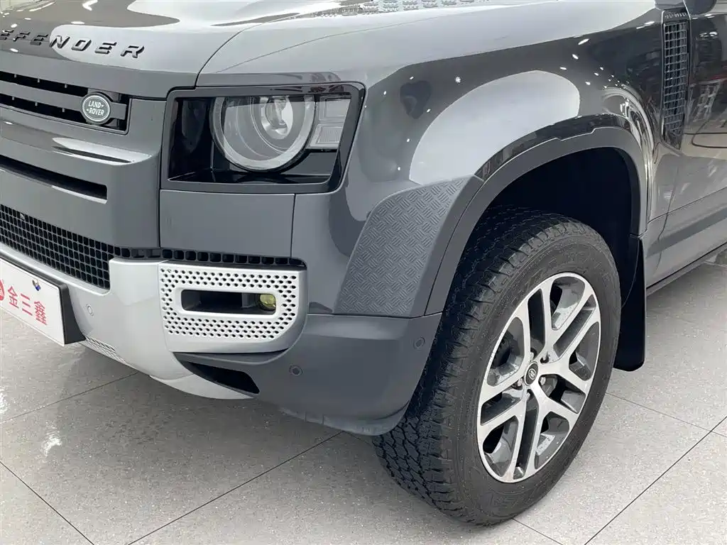 Land Rover Defender 2025 110 3.0T P400 Dark Edition