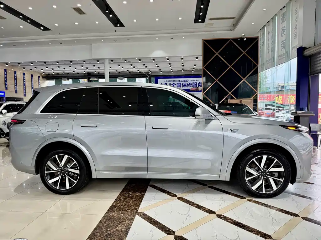 Li Auto L8 2023 Pro