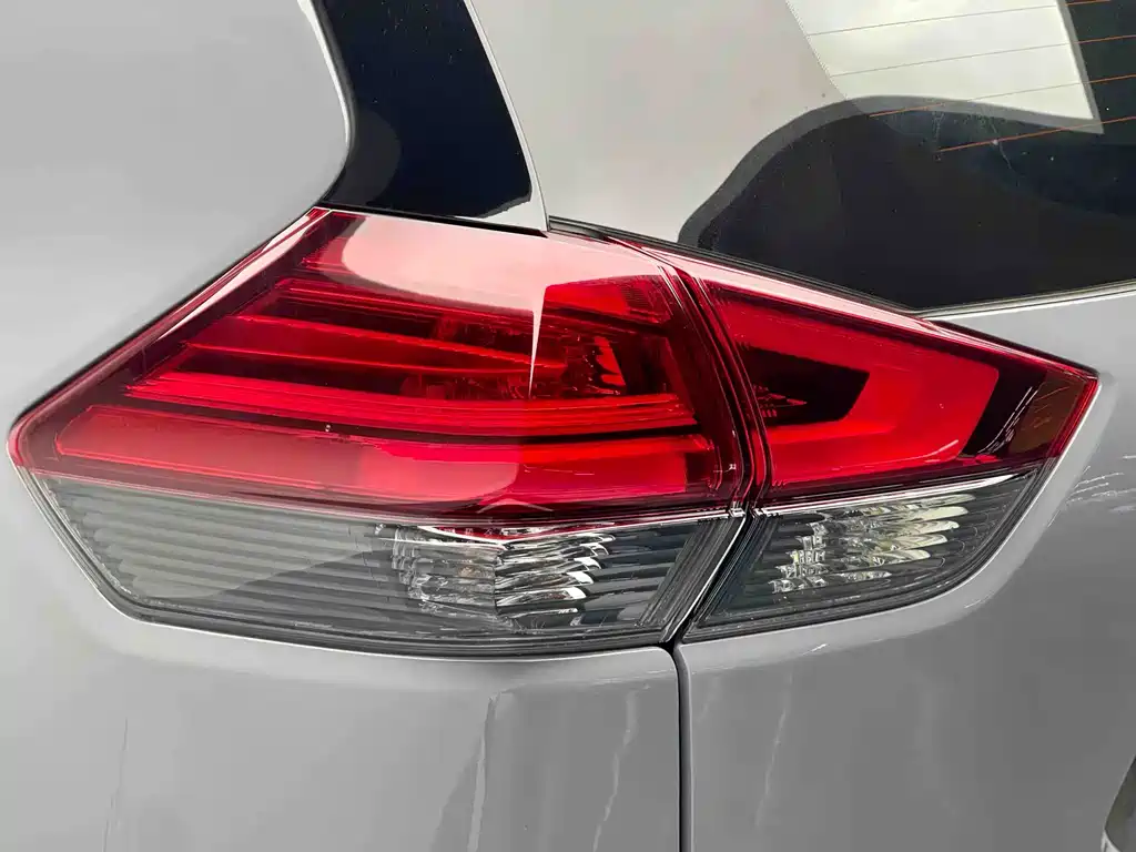 Nissan X-Trail 2025 Honor 2.0L FWD Leading Edition