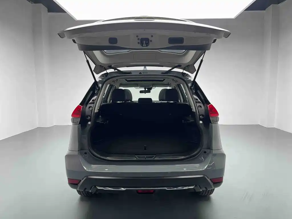 Nissan X-Trail 2025 Honor 2.0L FWD Leading Edition