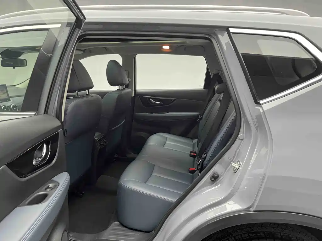 Nissan X-Trail 2025 Honor 2.0L FWD Leading Edition