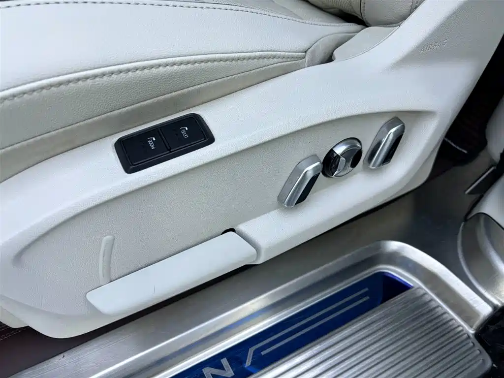Viloran 2020 380TSI Prestige Edition